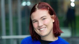 
Portrait von Hannah, Werkstudentin Kommunikation