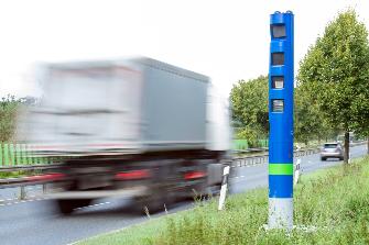 
Kontrollsäule am Fahrbandrand