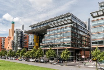 
Außenansicht des Toll Collect Bürogebäudes in der Linkstraße am Potsdamer Platz in Berlin.